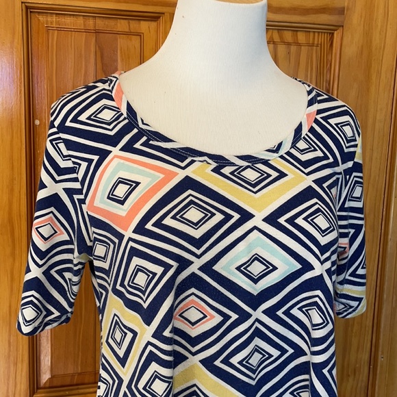 Lularoe perfect tee - Picture 2 of 6
